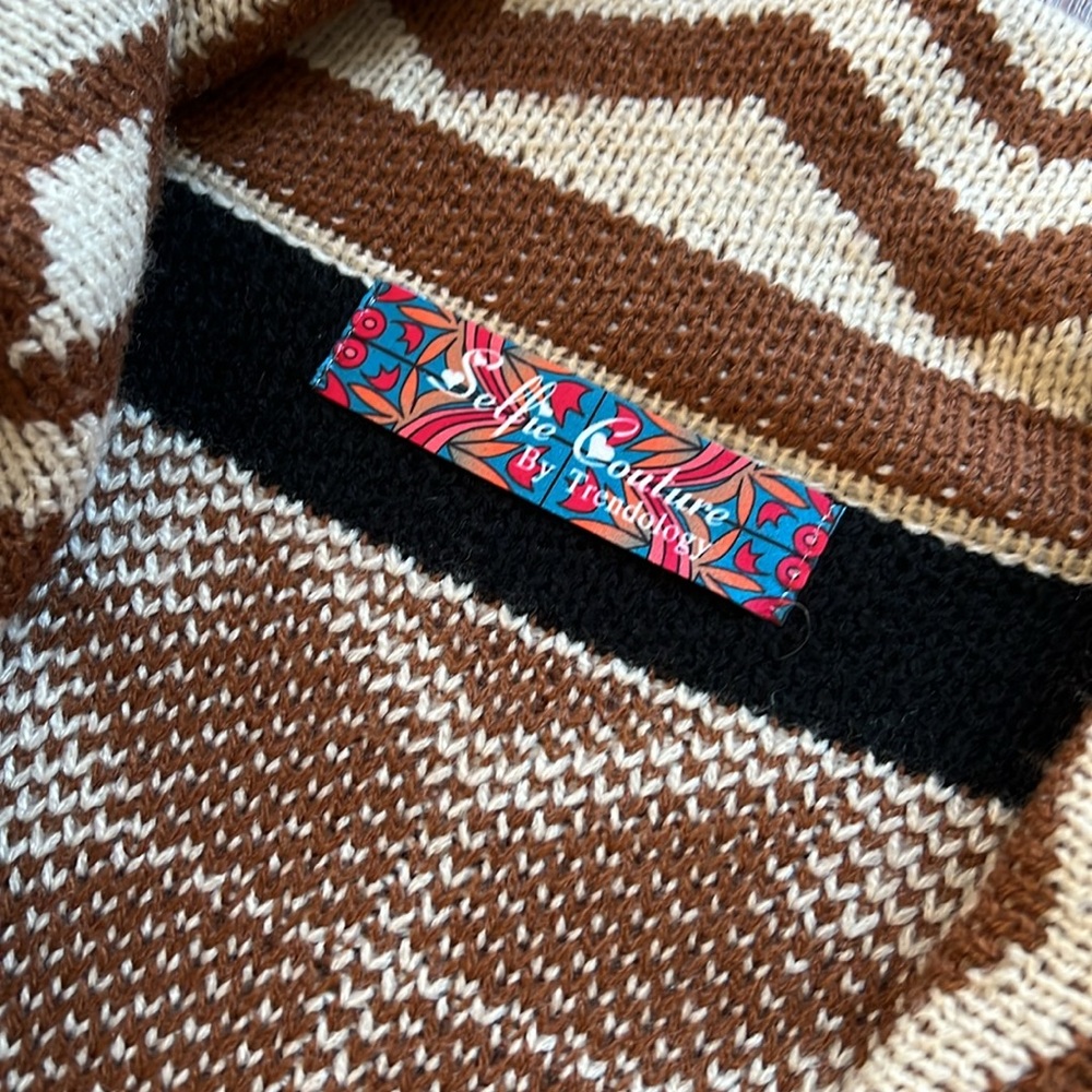 Aztec Cardigan - Picture 2 of 3